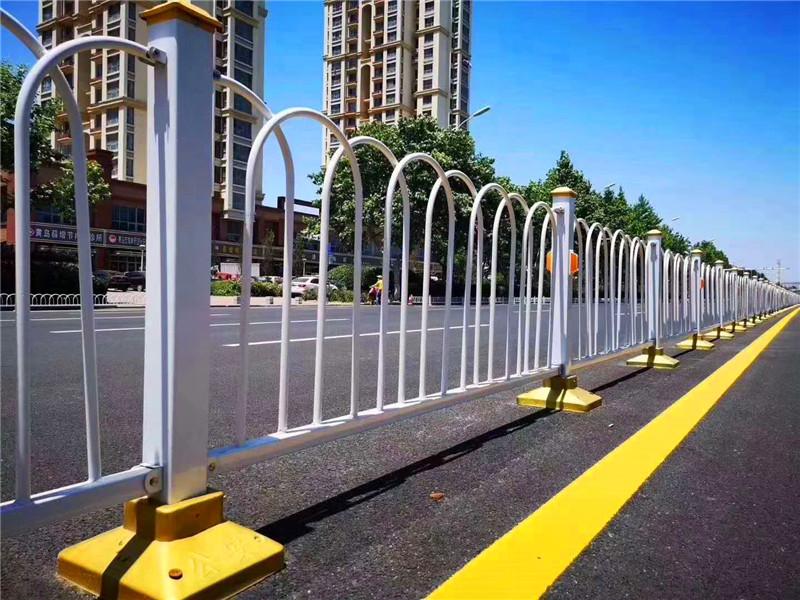 道路護(hù)欄樣式